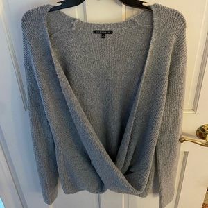 Barely worn super cute long sleeve sweater